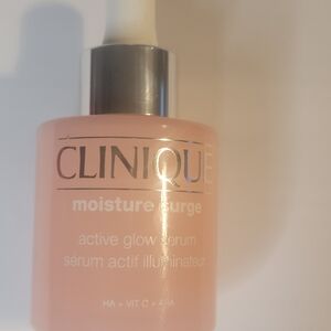 Clinique Moisture Surge Active Glow Serum in Soft Pink with Metallic Silver Cap